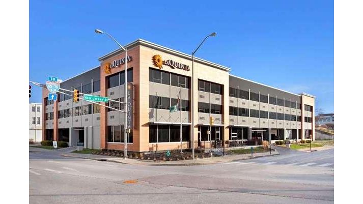 La Quinta Inn & Suites Indianapolis Downtown